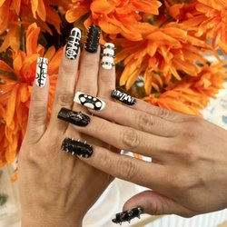 Lush Nail Studio - Nina