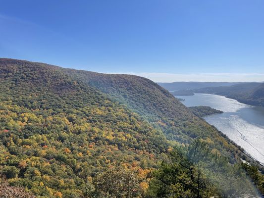 Breakneck Ridge by null