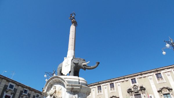Fontana dell'Elefante (uʻ Liotru) by null