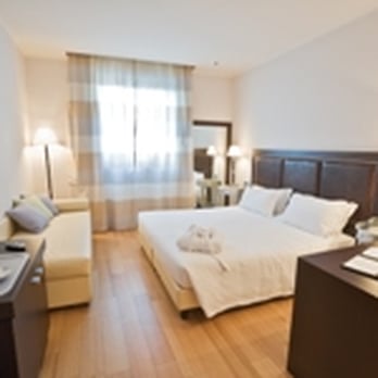 Hotel Canada - Anche questa camera è dotata di grande spazio e comfort ottima per due persone ma anche per tre persone - Hotels Near Me - Milan, Michigan Hotel Canada - Anche questa camera è dotata di grande spazio e comfort ottima per due persone ma anche per tre persone - Hotels Near Me - Milan, Michigan