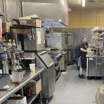 H&H Soul Food Restaurant - Had to thank the kitchen staff but some where - American Near Me - Macon, Georgia