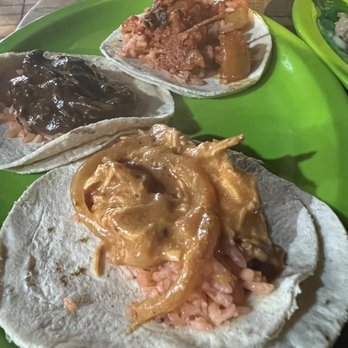 Mr. Taco Bacalar - Top to bottom - chorizo y papas, chilemole pollo, pollo tinga. All came with rice for some reason. Chorizo and potato was the best. - Tacos Near Me - Bacalar, ROO Mr. Taco Bacalar - Top to bottom - chorizo y papas, chilemole pollo, pollo tinga. All came with rice for some reason. Chorizo and potato was the best. - Tacos Near Me - Bacalar, ROO