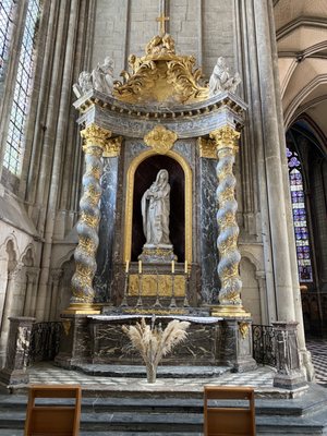 Cathédrale Notre-Dame d'Amiens by null