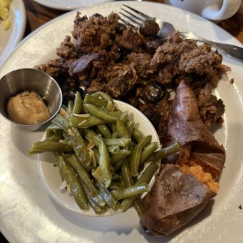 Machine Shed Restaurant - Chicken liver dinner - American Near Me - Waukesha, Wisconsin