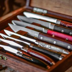 Bourbon & Bones Chophouse | Bar - Bourbon & Bones steak knife selection