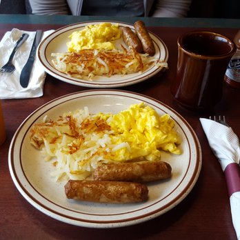 Quality Inn Airport - Free breakfast for guests courtesy of Golden Pancake Restaurant - Hotels Near Me - Saint Louis, Missouri Quality Inn Airport - Free breakfast for guests courtesy of Golden Pancake Restaurant - Hotels Near Me - Saint Louis, Missouri