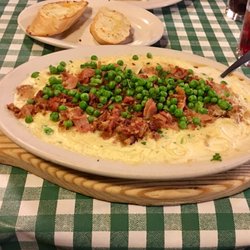 Topolino An Italian Bistro - Carbonara and cheesy bread