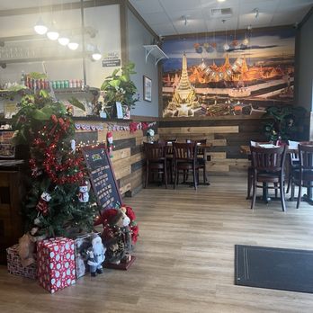Tong Thai Bistro - Thai Near Me - Folsom, California