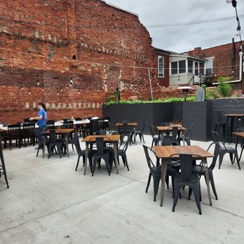 Busy Bee - tables and chairs outside a restaurant - Breakfast & Brunch Near Me - Marietta, Ohio Busy Bee - tables and chairs outside a restaurant - Breakfast & Brunch Near Me - Marietta, Ohio