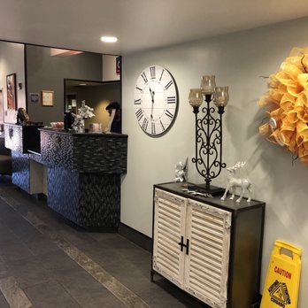Hotel Tillman - Beautiful lobby - Hotels Near Me - Clemson, South Carolina