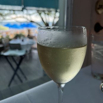 Louie's Backyard - Sancerre - New American Near Me - Key West, Florida