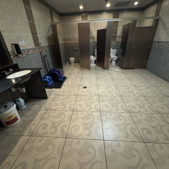 Crazy Buffet & Grill - women's bathroom - Buffets Near Me - Chesapeake, Virginia