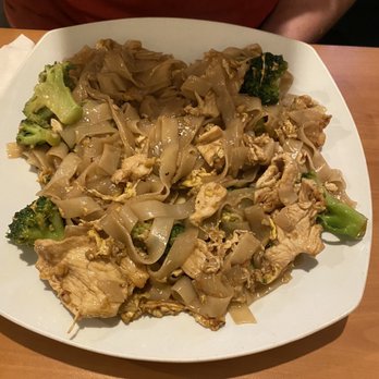 Royal Thai - Pad See Ew - Thai Near Me - Enterprise, Alabama