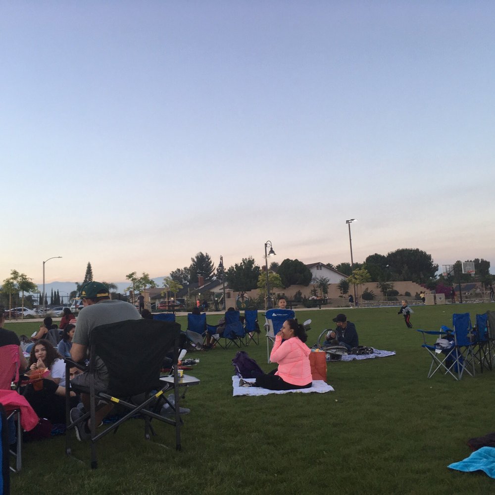 Joe Sampson Park - People waiting for the movie - Parks Near Me - Rialto, California Joe Sampson Park - People waiting for the movie - Parks Near Me - Rialto, California