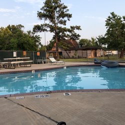 Houston Central RV Park - Swimming Pool