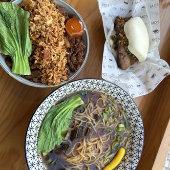 Bao's Taiwanese Burger - Beef noodle soup, lu rou fan, gua bao - Asian Fusion Near Me - Porto, 13 Bao's Taiwanese Burger - Beef noodle soup, lu rou fan, gua bao - Asian Fusion Near Me - Porto, 13