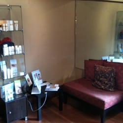 Gigi's Brow Studio - PDX - Waiting area