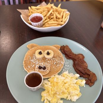 Vivi's Cafe - Kids Animal Pancake, Eye Opener Meal, fire - Breakfast & Brunch Near Me - Redwood City, California Vivi's Cafe - Kids Animal Pancake, Eye Opener Meal, fire - Breakfast & Brunch Near Me - Redwood City, California