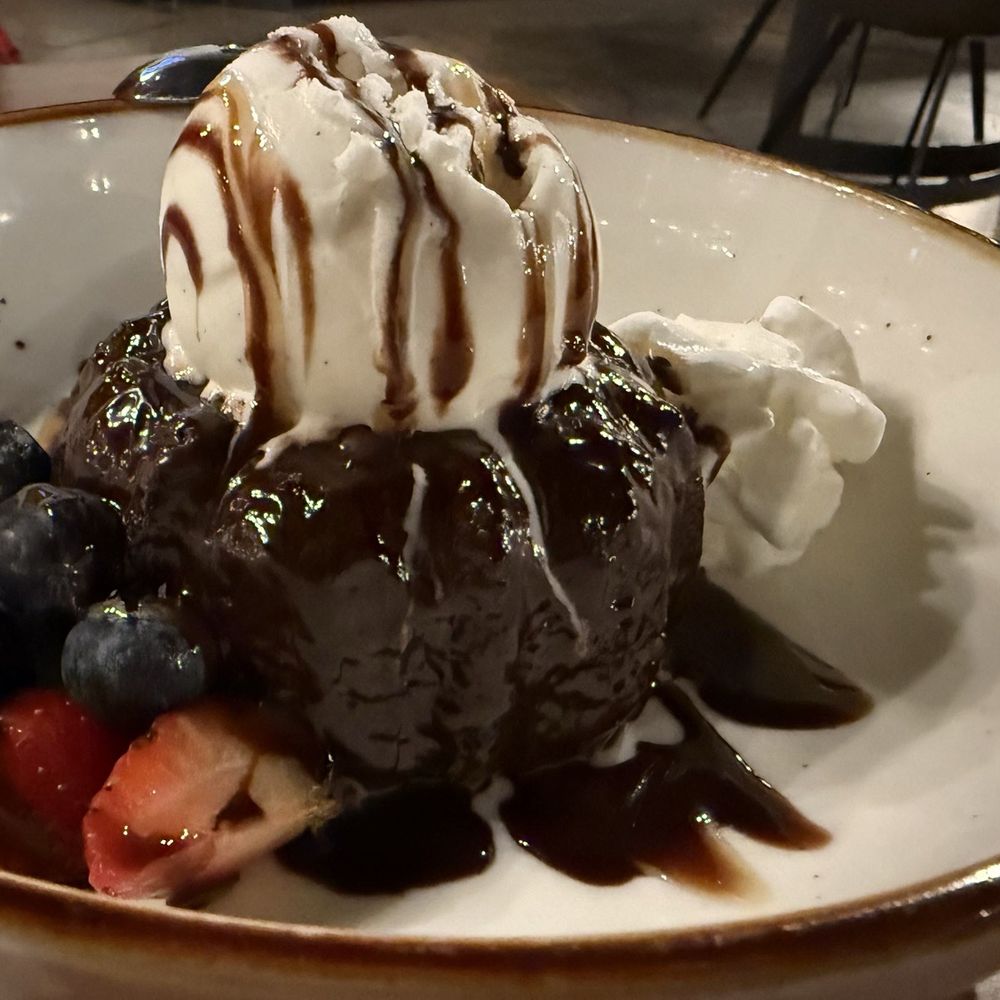 Brix Tavern - Tualatin - Lava cake - Breakfast & Brunch Near Me - Tualatin, Oregon