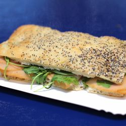 Farinella - Turkey Sfoglia with Seeds (8,50 €) - seeds sgoflia, turkey, caprino cheese, rocket salad