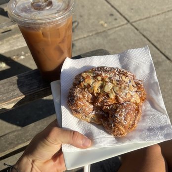 Volo Coffeehouse - Iced Americano and Almond Croissant - Coffee & Tea Near Me - Philadelphia, Pennsylvania