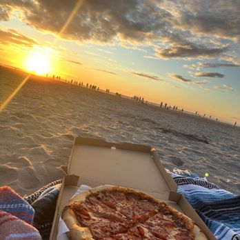 Pizza a' fetta Seaside - Pepperoni pizza - Pizza Near Me - Seaside, Oregon Pizza a' fetta Seaside - Pepperoni pizza - Pizza Near Me - Seaside, Oregon