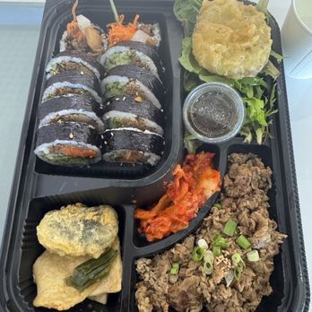 Jaws Topokki - Lunch special, beef bulgogi roll and beef bulgogi entree - Korean Near Me - Newhall, California Jaws Topokki - Lunch special, beef bulgogi roll and beef bulgogi entree - Korean Near Me - Newhall, California