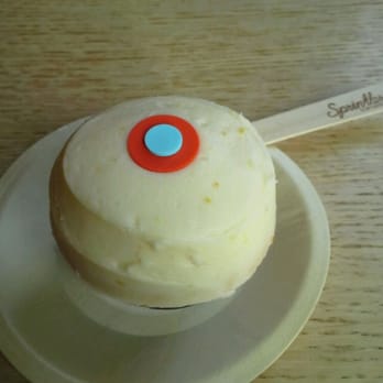 Sprinkles Georgetown - Orange cupcake - Bakeries Near Me - Washington, DC, District of Columbia