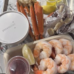 Lobster bisque, shrimp cocktail and 1 cluster of snow crab legs