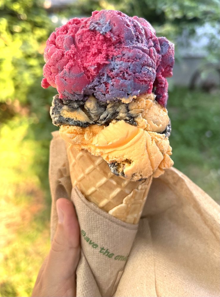 COOMBS CAFE & ICE CREAM PARLOUR Updated September 2024 2300 Alberni Hwy, Coombs, British