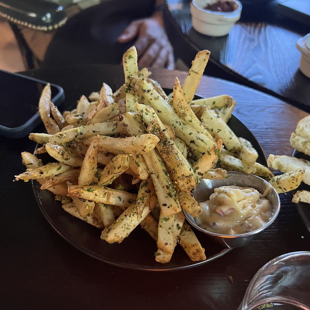 The Botanist - Garlic fries - Cocktail Bars Near Me - Bakersfield, California