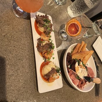 Hubbard Grille - Short Ribs & Shrimp g and Fresh Burrata - New American Near Me - Columbus, Ohio