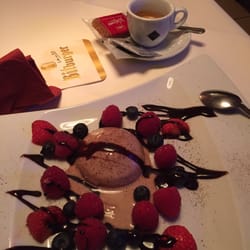 Pizzeria Elba - Panna Cotta zum Dessert, Schokosauce überflüssig.