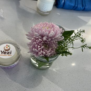Yezi Coconut Dessert - Desserts Near Me - Bellevue, Washington Yezi Coconut Dessert - Desserts Near Me - Bellevue, Washington