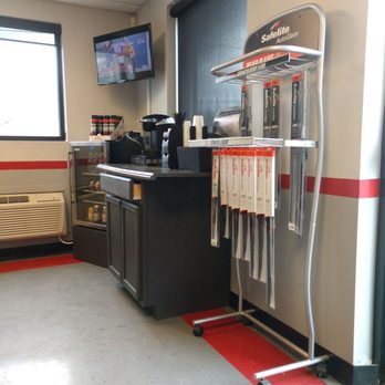 Safelite AutoGlass - Lobby with complimentary coffee, water soda and juice. - Auto Glass Services Near Me - Chambersburg, Pennsylvania Safelite AutoGlass - Lobby with complimentary coffee, water soda and juice. - Auto Glass Services Near Me - Chambersburg, Pennsylvania