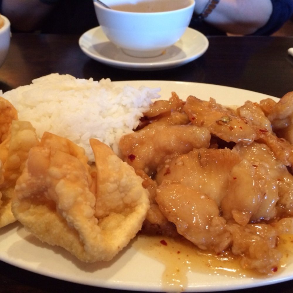 Oolong Chinese Bistro - sesame chicken with steamed rice, crab Rangoon and hot and sour soup - Chinese Near Me - Helotes, Texas Oolong Chinese Bistro - sesame chicken with steamed rice, crab Rangoon and hot and sour soup - Chinese Near Me - Helotes, Texas