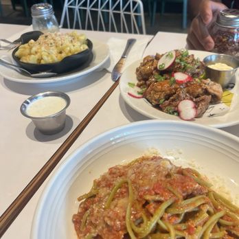 Pitfire Pizza - MAC CHEESE LINGUINI BOLOGNESE BONELESS GARLIC GINGER WINGS - Pizza Near Me - Woodland Hills, California