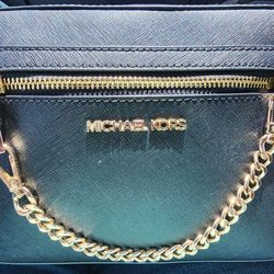 Michael Kors Outlet - Lovely lil crossbows purse under $90 bucks you can't go wrong