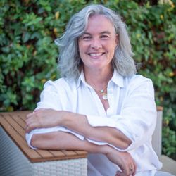 Lorette Murphree - So Cal Dwell - New hair means new photos