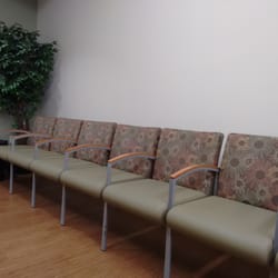 Lawrence J. Kobren, DDS - Attractive, clean waiting area