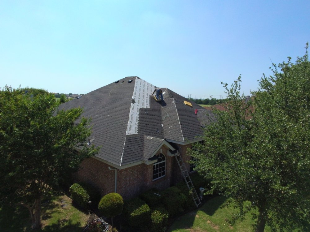 Slide of Vasquez Roofing