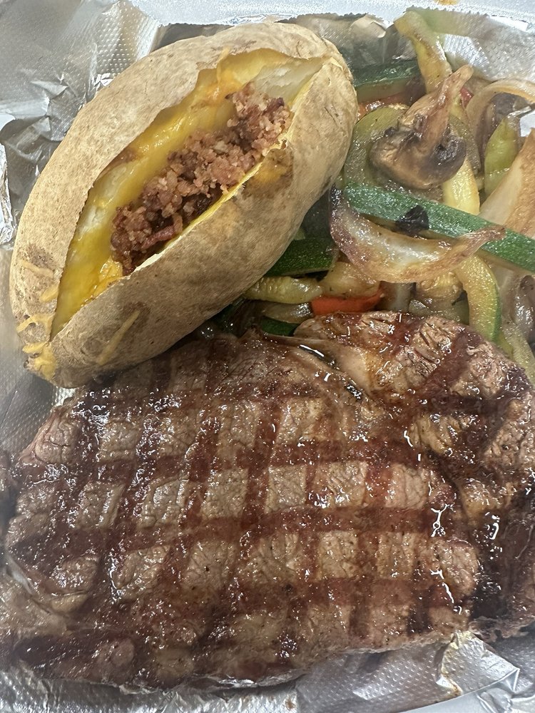 Christopher's Steakhouse & Seafood Logo