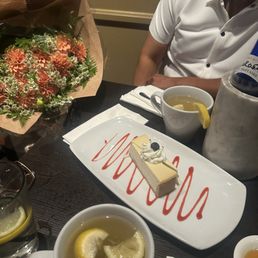 Cheesecake and tea