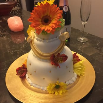 Delightful Chefs - Omg so grateful. Delightful chefs were able to make a mini version of my wedding cake for my 5th wedding anniversary!! So amazing ! - Caterers Near Me - Las Vegas, Nevada