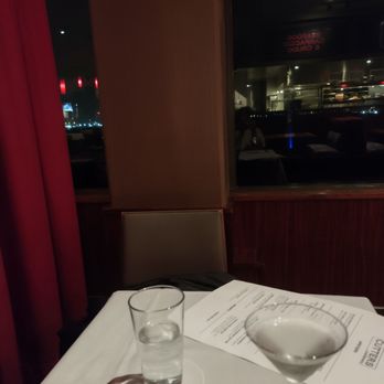 Cutters Crabhouse - Lonely single lady table. - Seafood Near Me - Seattle, Washington Cutters Crabhouse - Lonely single lady table. - Seafood Near Me - Seattle, Washington