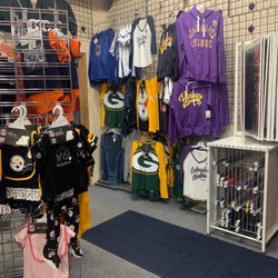 Sports Hound - Clothing and memorabilia