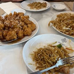 Sesame Chicken and Chicken Lo Mein. Both were incredible.