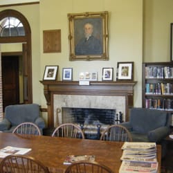 Mattapoisett Public Library - Beautiful interior