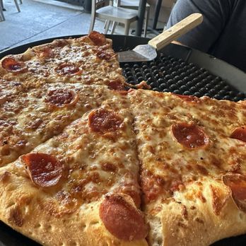 Big Woods Pizza - Nashville - crumble sausage and pepperoni pizza - Pizza Near Me - Nashville, Indiana Big Woods Pizza - Nashville - crumble sausage and pepperoni pizza - Pizza Near Me - Nashville, Indiana