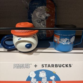 星巴克 - Peanuts Collaboration - Coffee & Tea Near Me - Hong Kong, HK